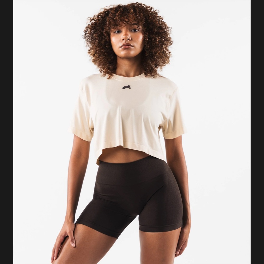 Alphalete WOLF HEAD AIRTECH SS CROP Women's Seamless Crop Top | NWT